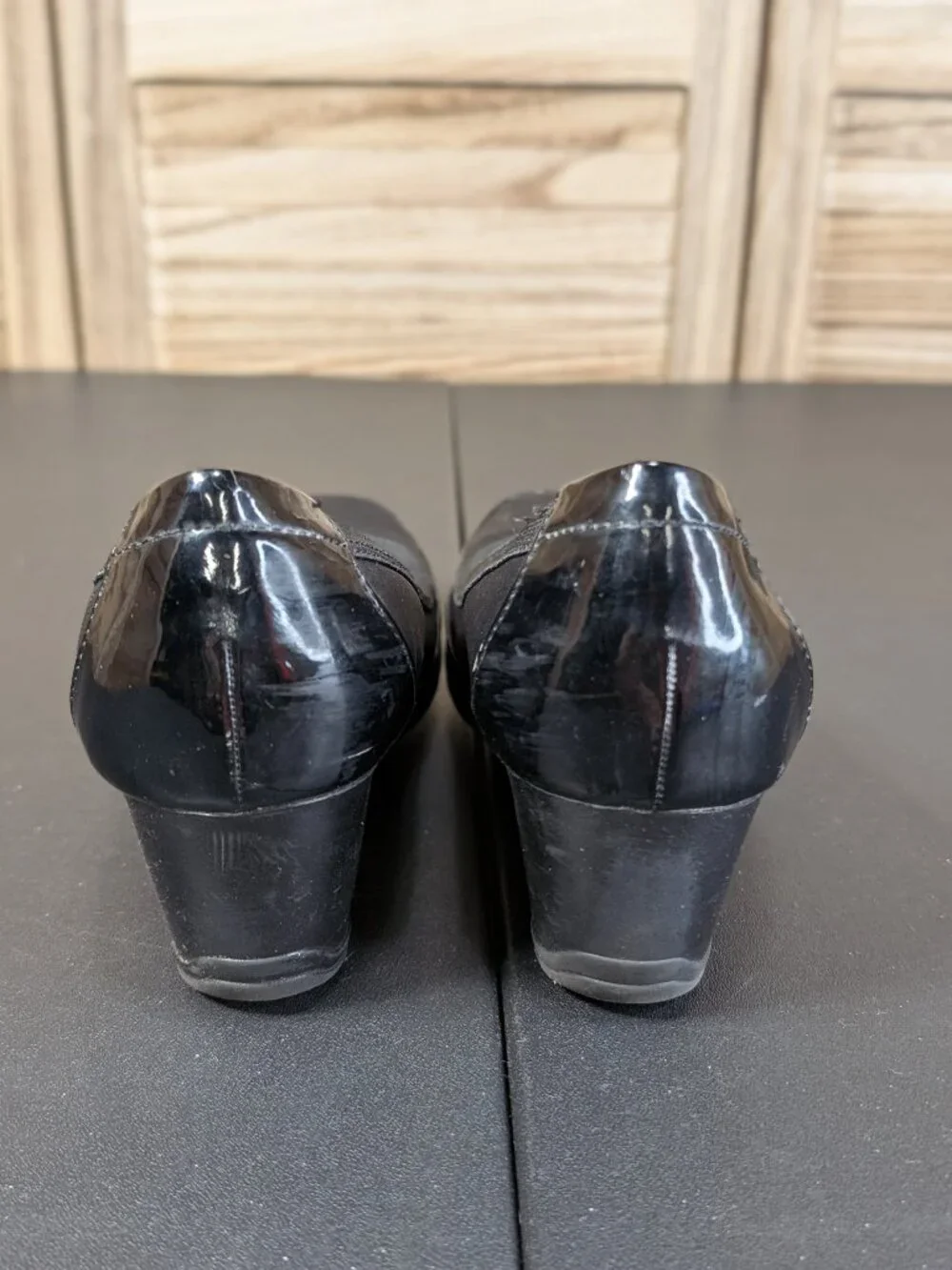 Clarks Bendables Black Wedge Pumps with Patent Trim Style 67116 Size 8M